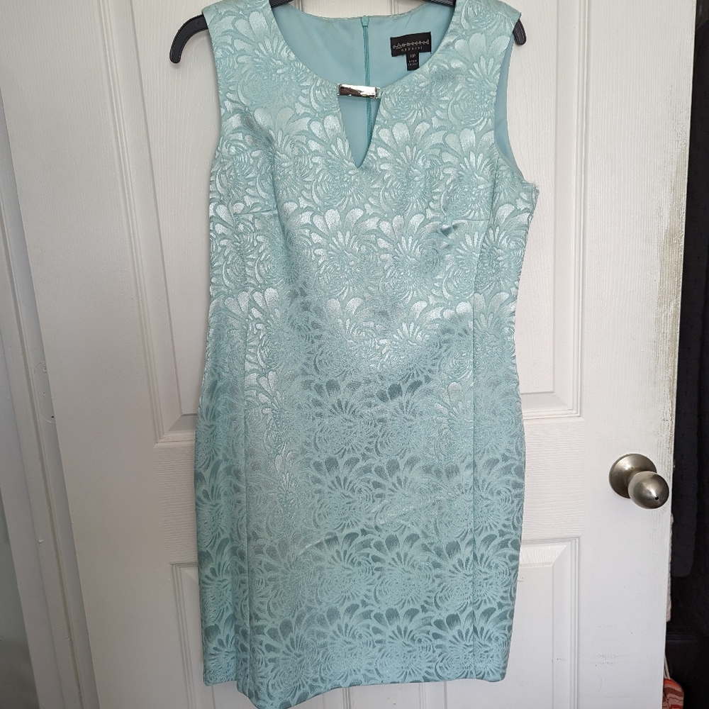Women's Short Light Turquoise Dress - 10P